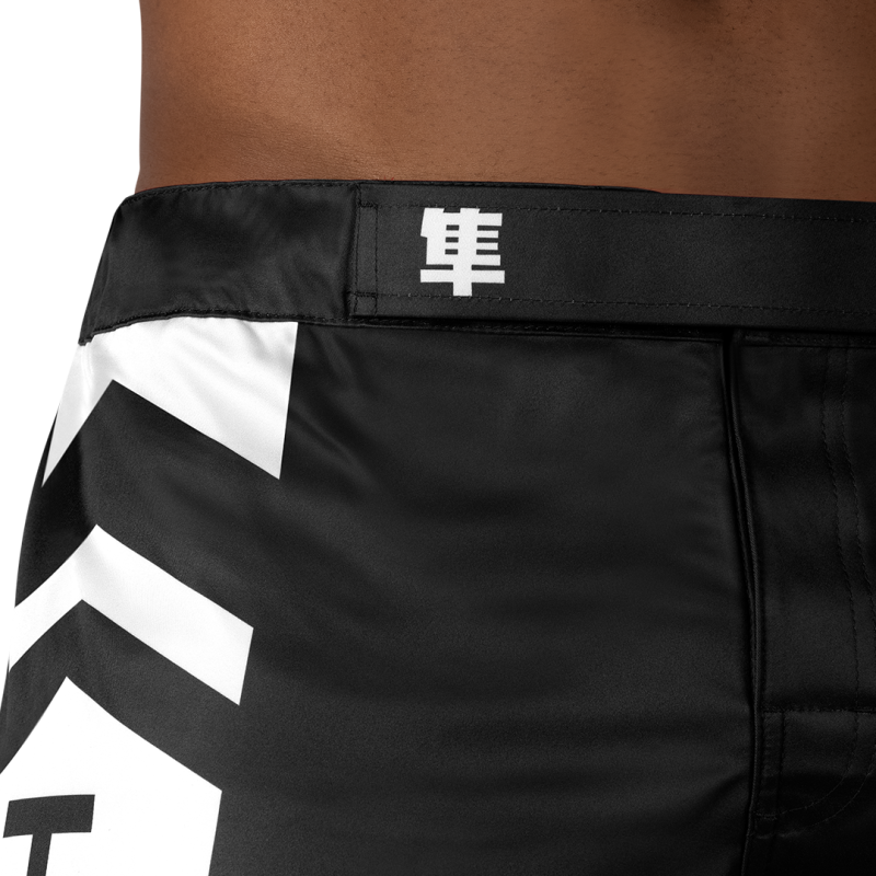 HAYABUSA Icon - Fight Shorts (schwarz/weiss)
