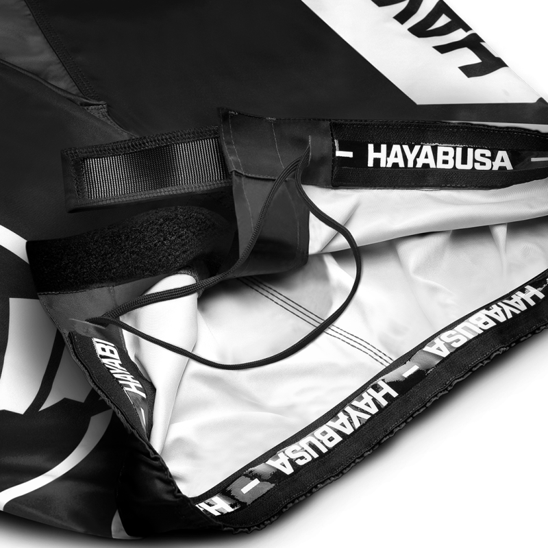 HAYABUSA Icon - Fight Shorts (schwarz/weiss)