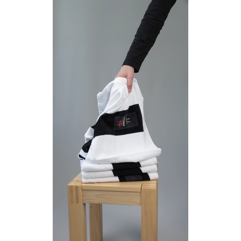 Badetuch HIKU mit schwarzem Gürtel im XXL-Design